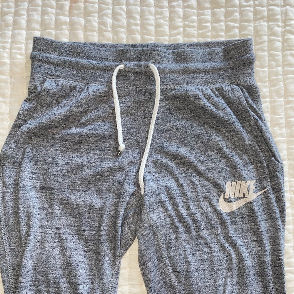 Nike cropped joggers